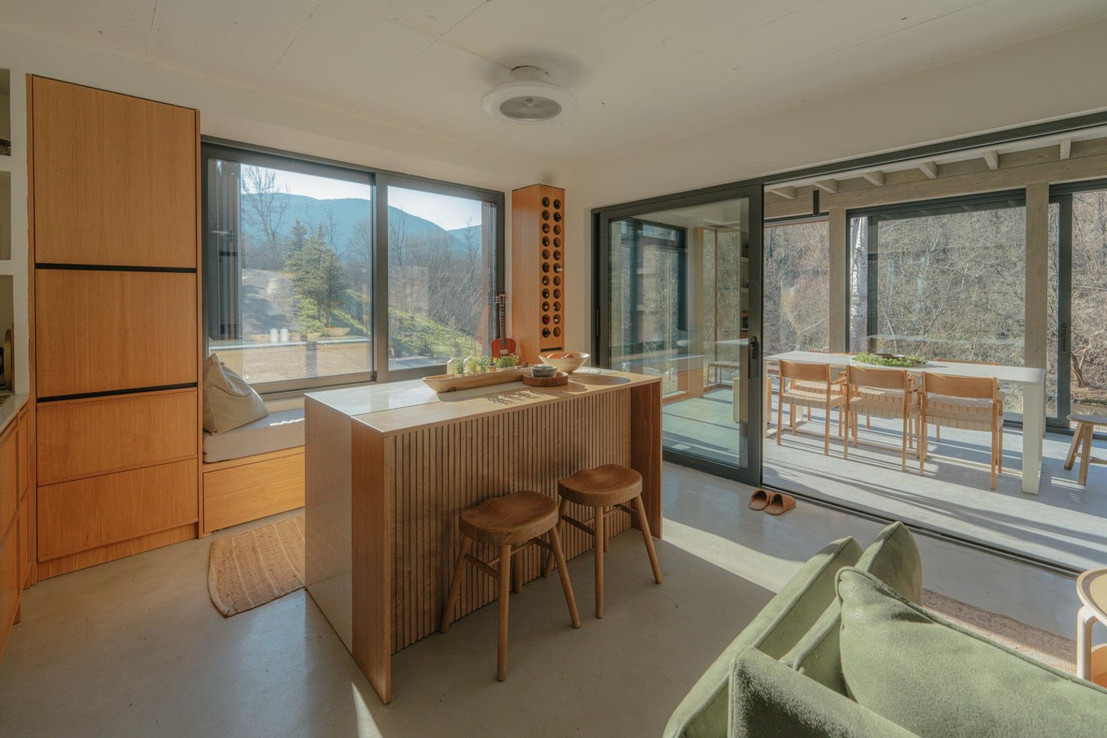 Modern Interiors & Comfort